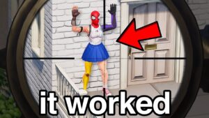 Hide & Seek but Skins Randomly Change!